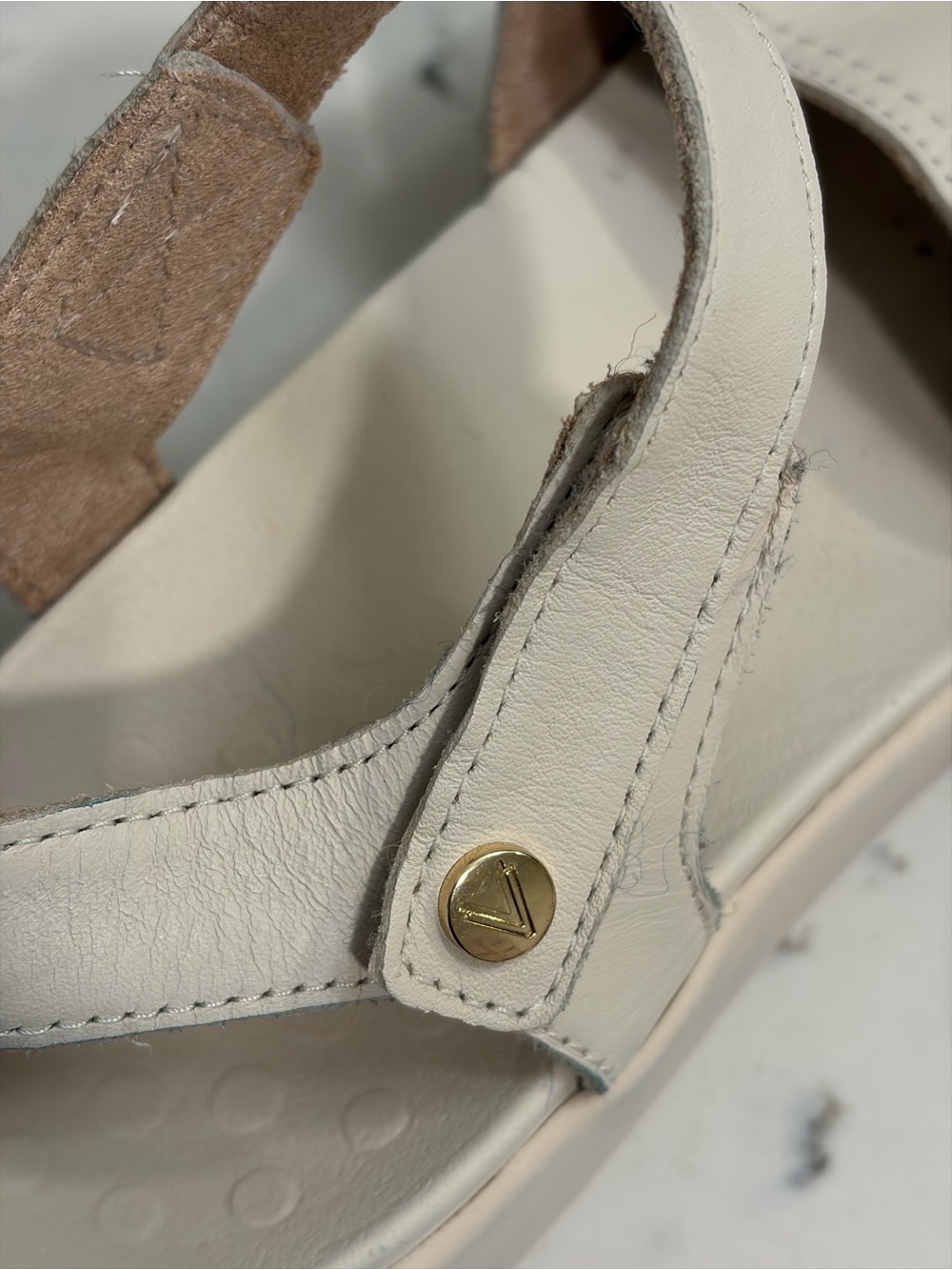 Vionic Awaken Recovery Sandals - Picture 6 of 7